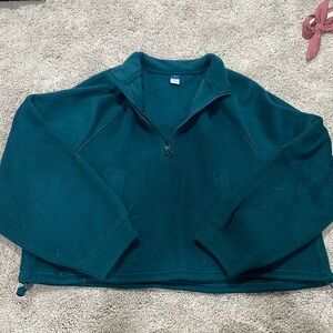 Cropped fleece old navy zip up. Size:M